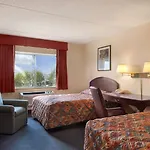 Super 8 By Wyndham Manchester Airport