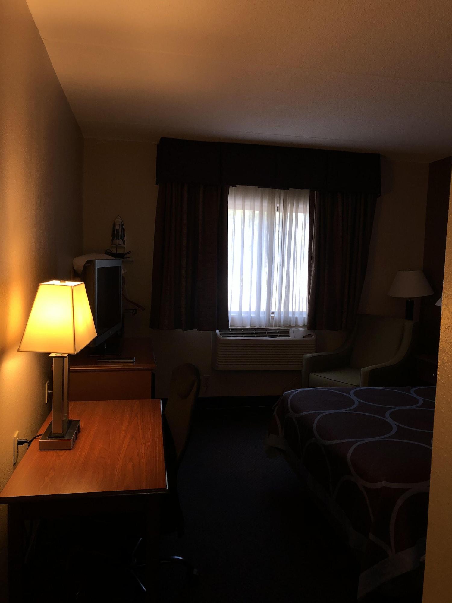 Super 8 By Wyndham Airport 2* Manchester
