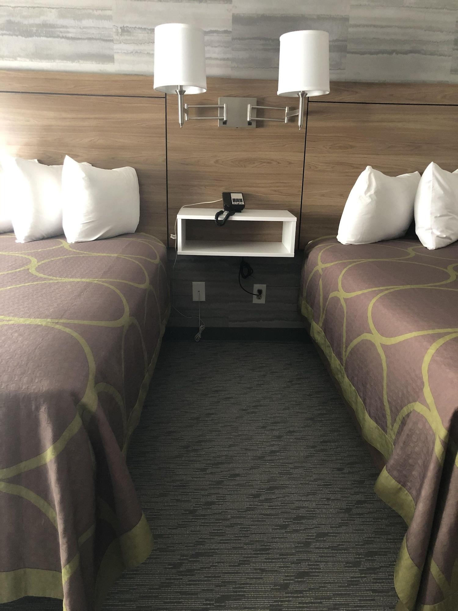 Hotel Super 8 By Wyndham Airport Manchester