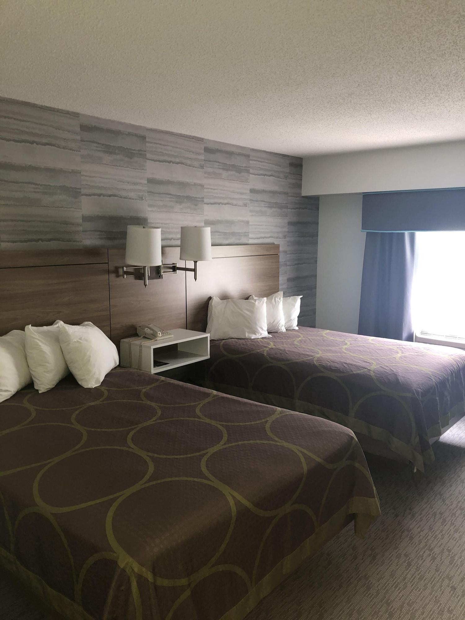 Hotel Super 8 By Wyndham Airport