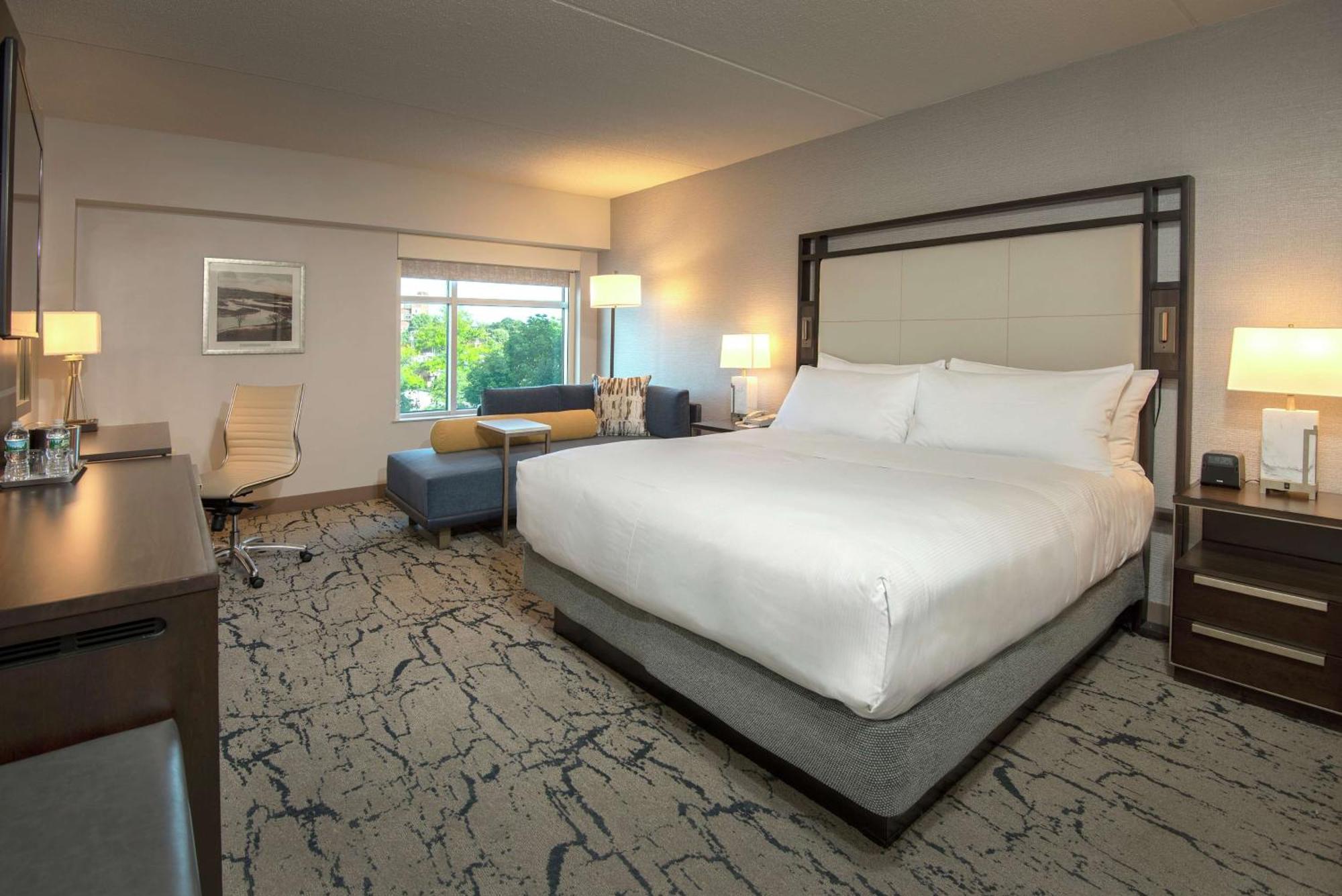 Doubletree By Hilton Downtown 4*