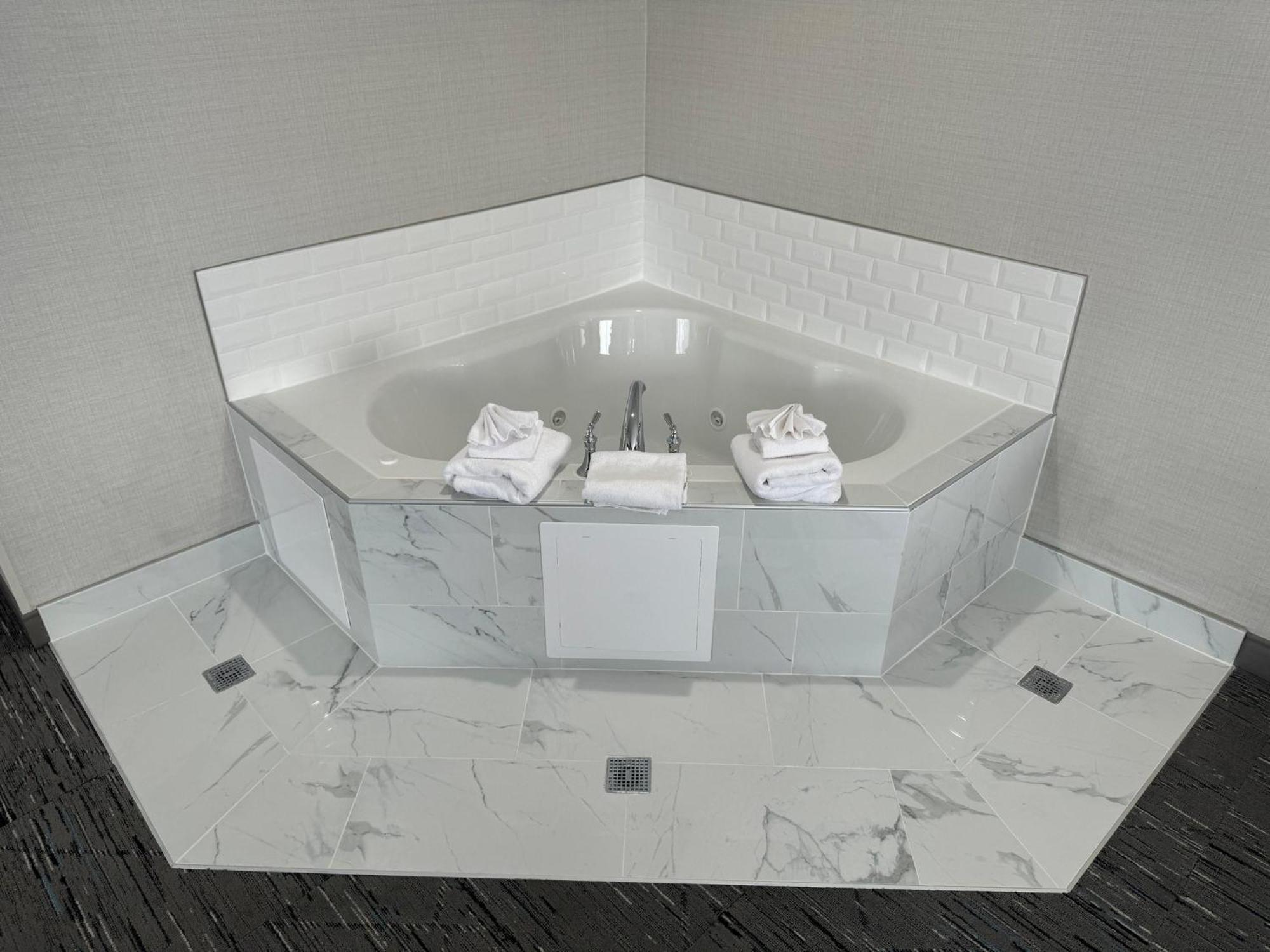 Express & - Airport By Ihg Hotel Manchester